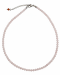 Colar de quartzo rosa com fundo branco