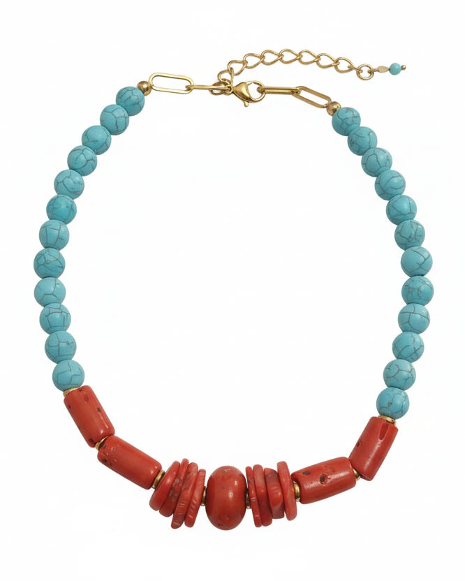 Colar turquesa e coral com fundo branco