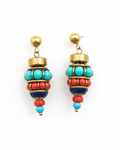 Brinco étnico dourado com turquesa, coral e azul marinho